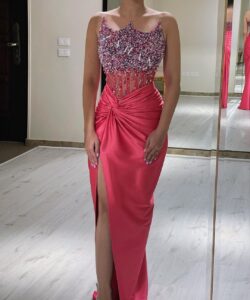 الفستان المثالي للمناسبات فخم وانيق