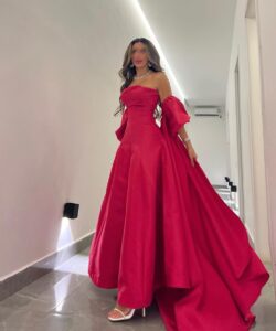 فساتين سهرة لون أحمر فخم وانيق