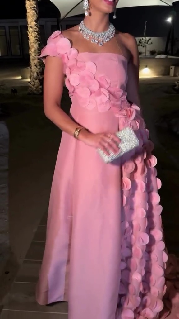 أجمل فستان سهرة فخم وانيق