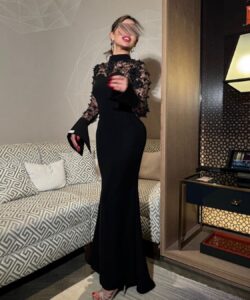 فستان سهرة لون اسود كريب استرتش فخم وانيق