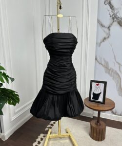 فستان سهرة اسود قصير