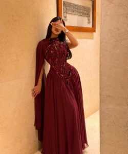 افخم فساتين سهرة لون عنابي