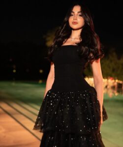 أجمل فستان سهرة اسود كرستال