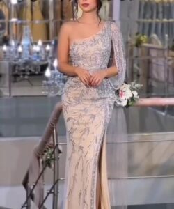 فستان فخم وانيق