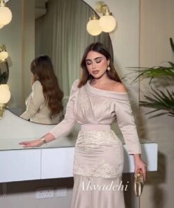 أجمل فستان سهرة وردي فاتح