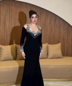 أجمل فستان سهرة لون اسود كريب