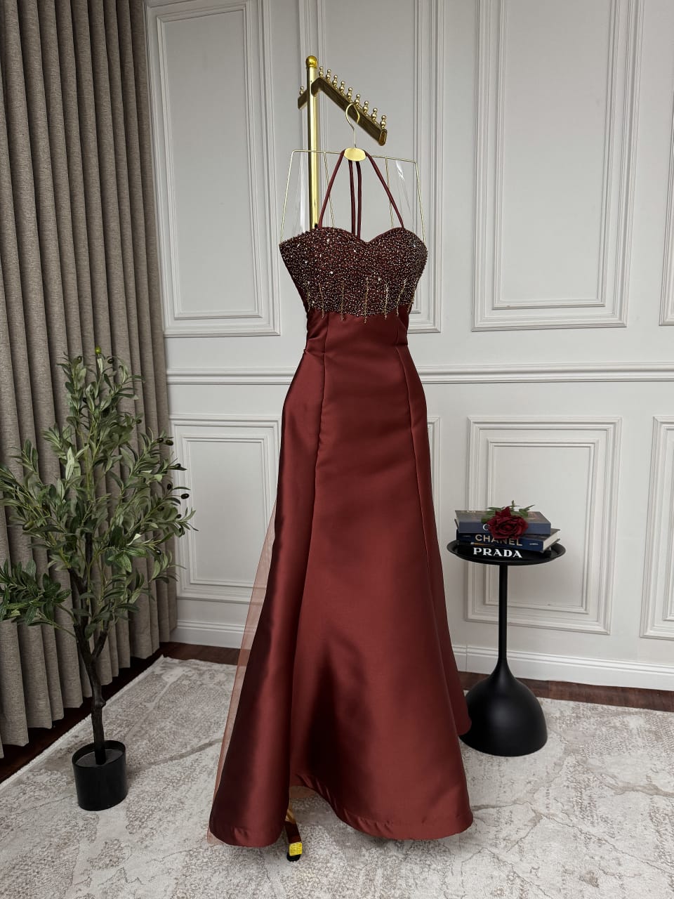 فستان سهرة فخم وأنيق - الصورة 4