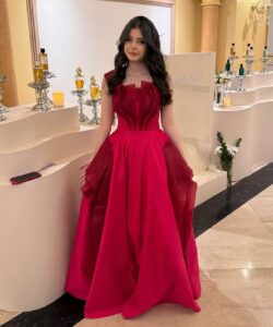 أجمل فساتين بنات سن محير