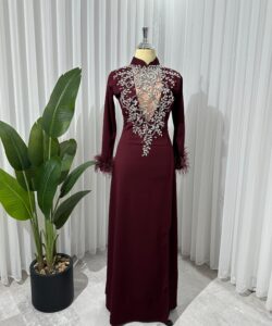 فساتين سهرة تتطريز يدوي فخم وانيق