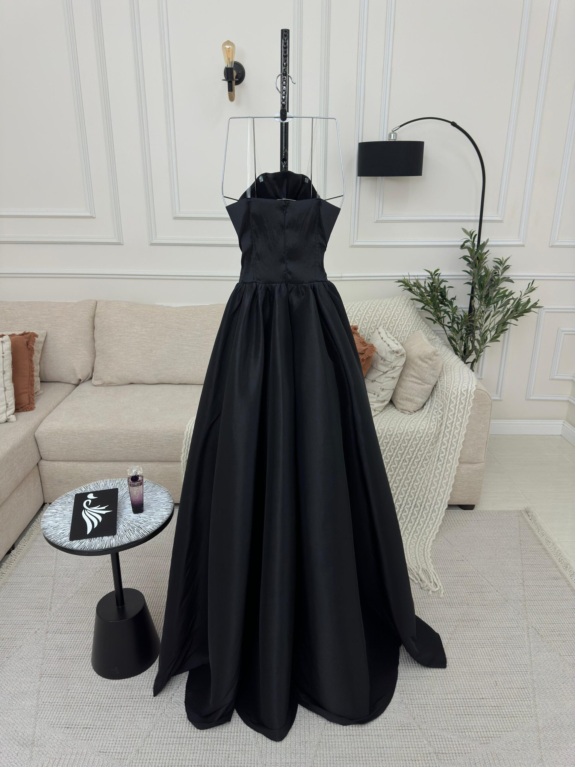 فستان سهرة لون اسود طويل روعه - الصورة 6