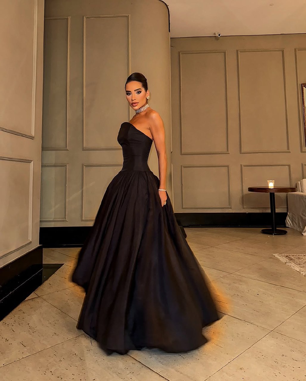 فستان سهرة لون اسود طويل روعه - الصورة 2