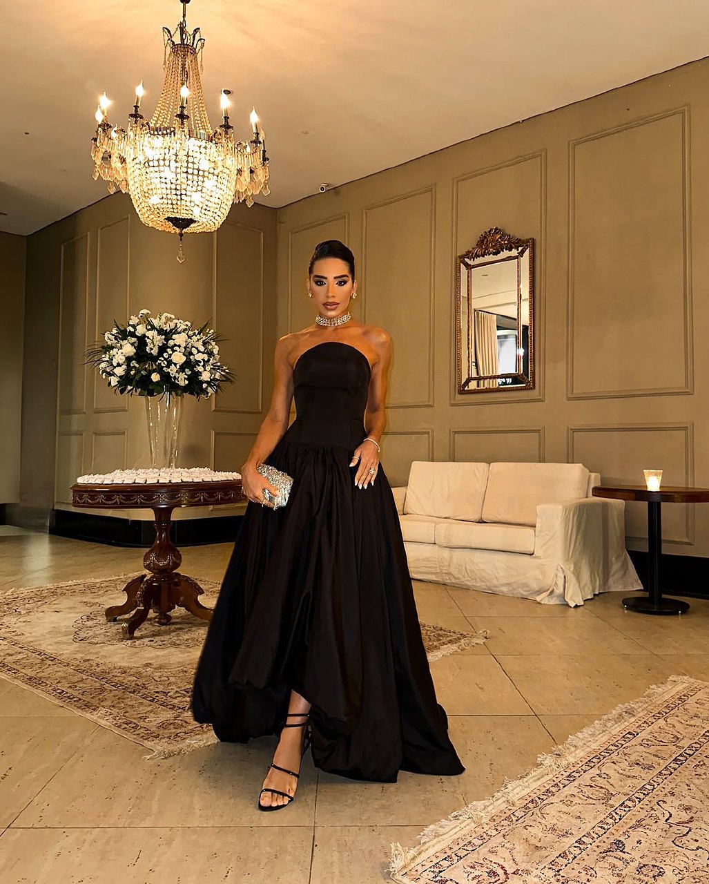 فستان سهرة لون اسود طويل روعه