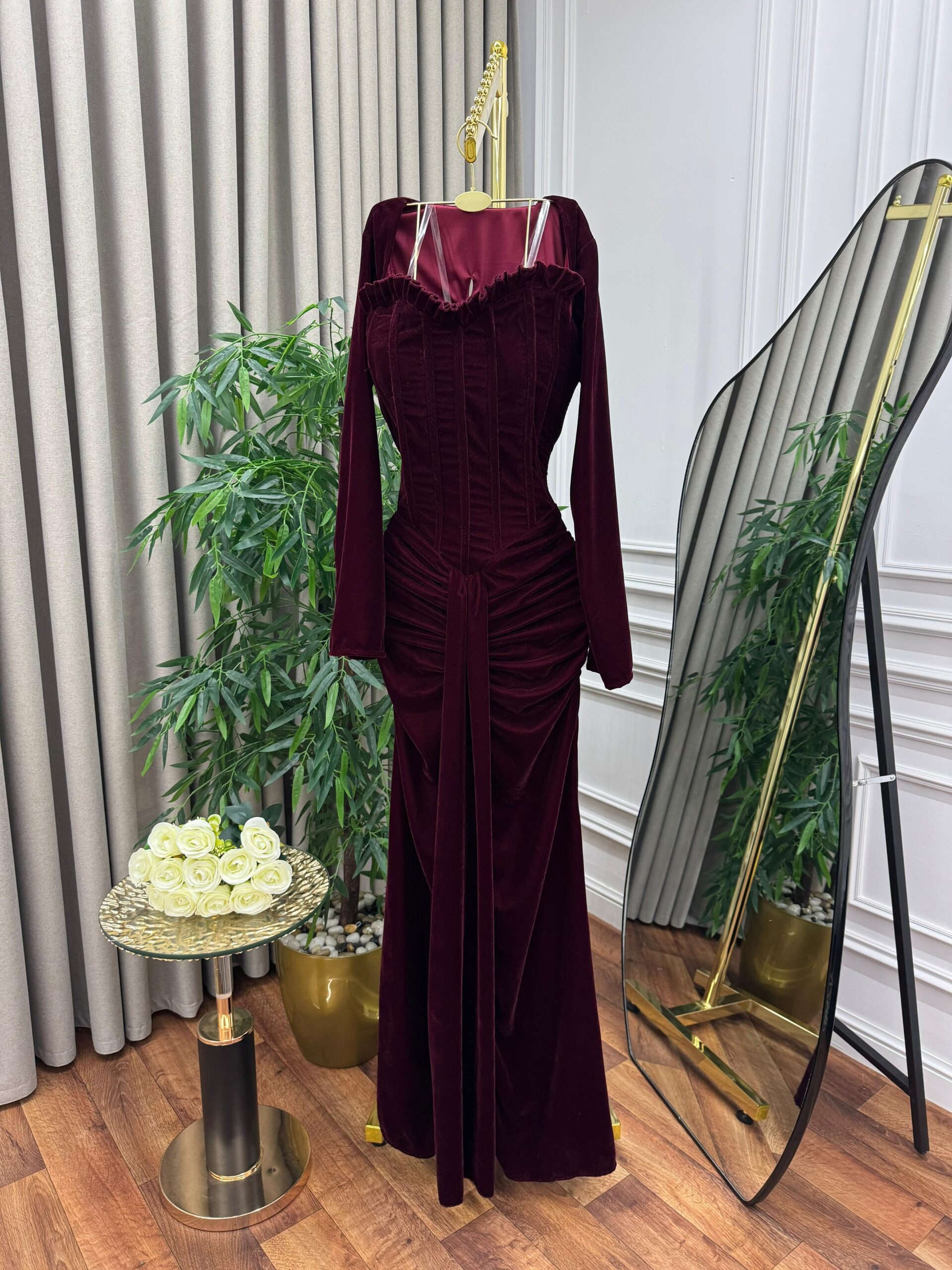 فستان سهرة مخمل عودي تحفه - الصورة 4