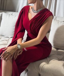 فساتين سهرة لون أحمر تحفه