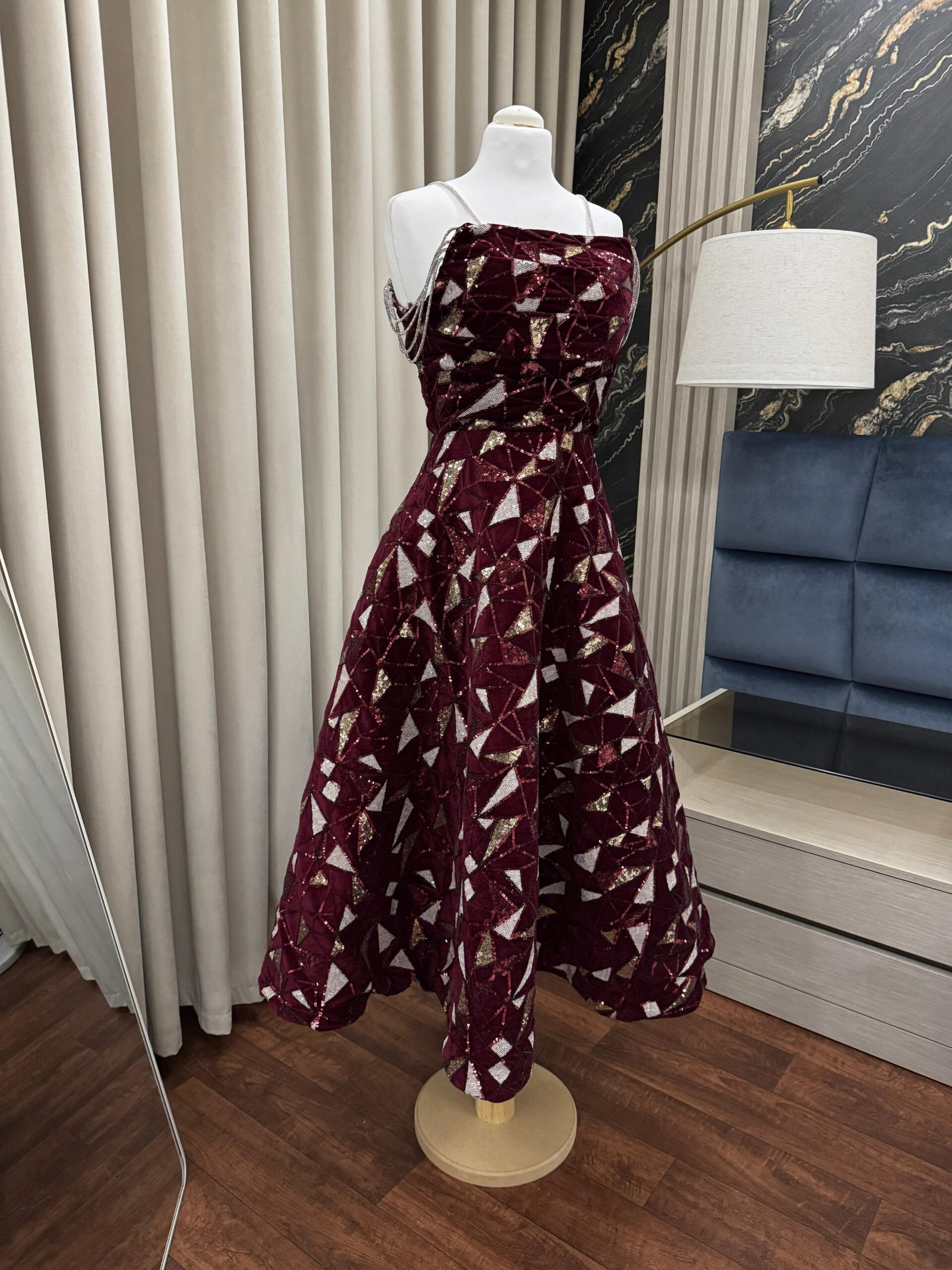 أجمل فساتين سهرة فخمة مخمل - الصورة 3