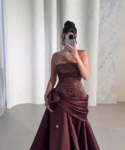 احلى فستان سهرة فاخر بني داكن،  بدون أكمام