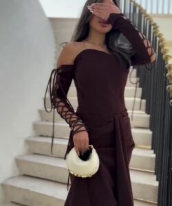 فساتين سهرة لون عنابي غامك