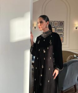 فستان سهرة مخمل اسود روعه