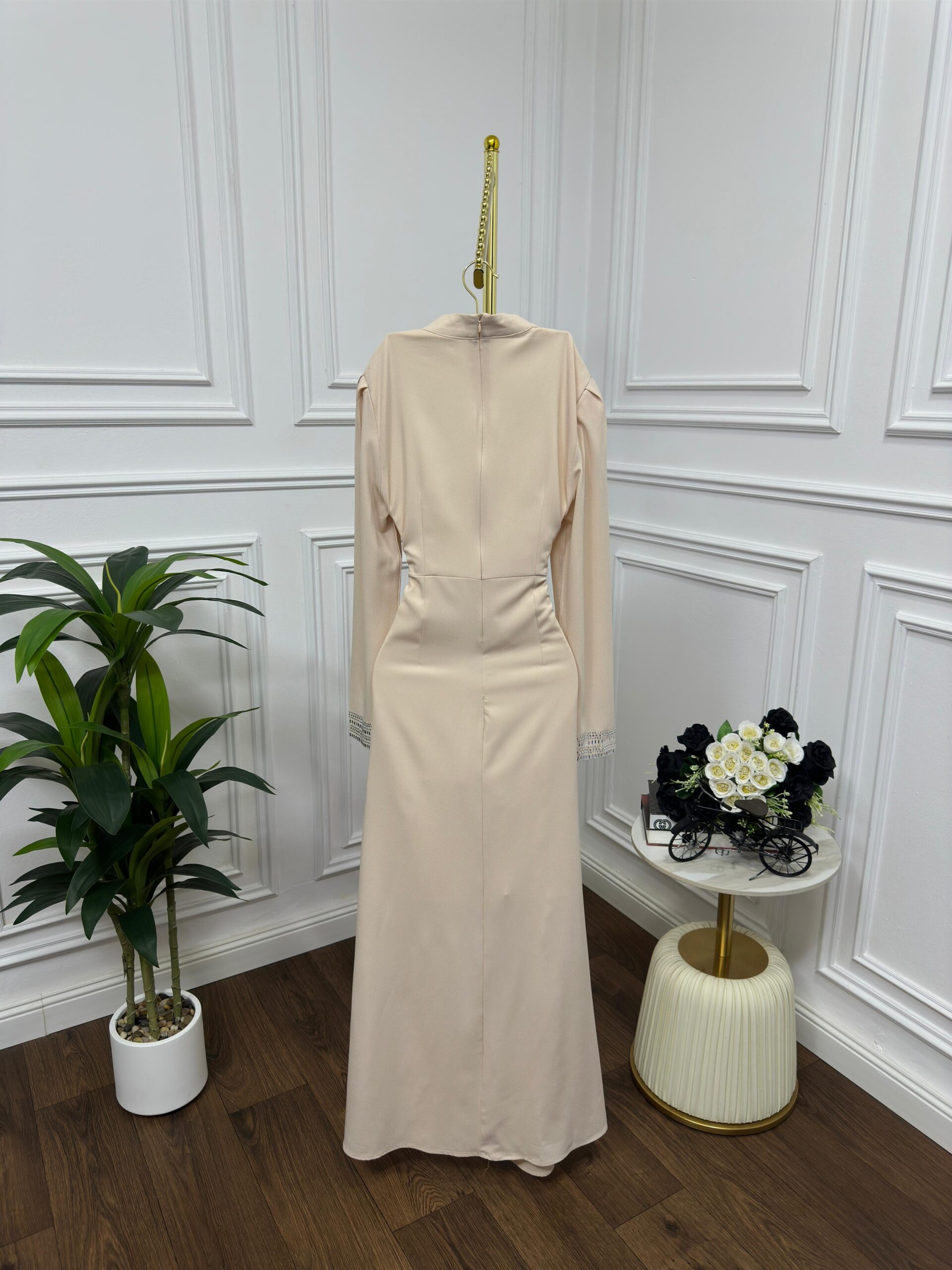 فستان سهرة فخم وانيق - الصورة 3