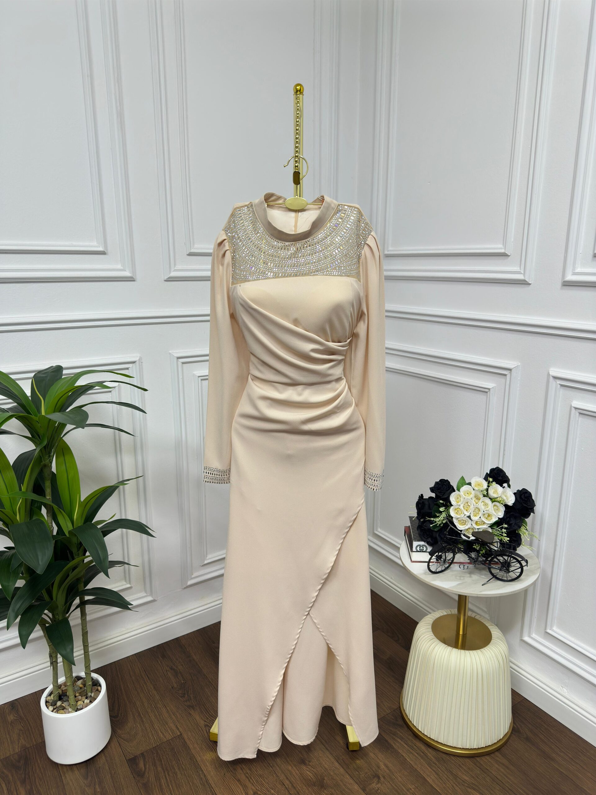 فستان سهرة فخم وانيق - الصورة 5