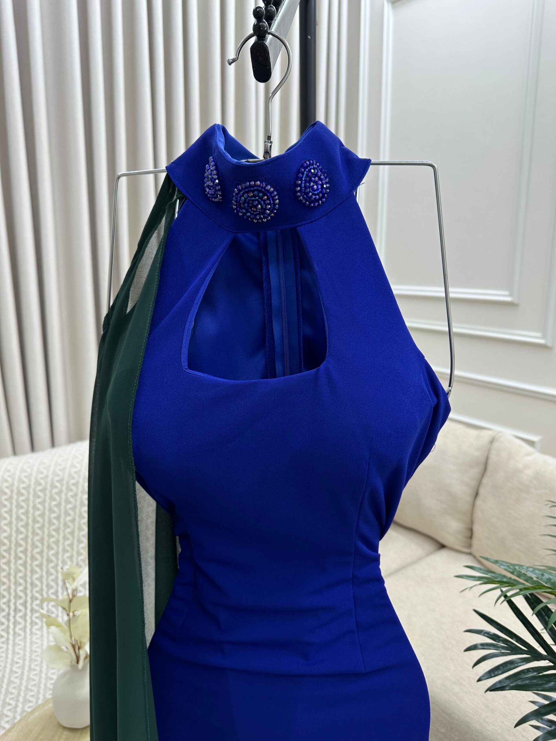 فستان سهرة فخم وأنيق - الصورة 2