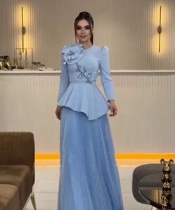 فستان سهرة لون سماوي أنيق جدا
