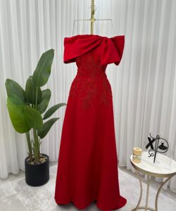 فستان سهرة لون أحمر تحفه