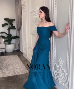 فستان لون بترولي راقي وجميل