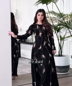 فستان سهرة أسود ب أكمام طويلة