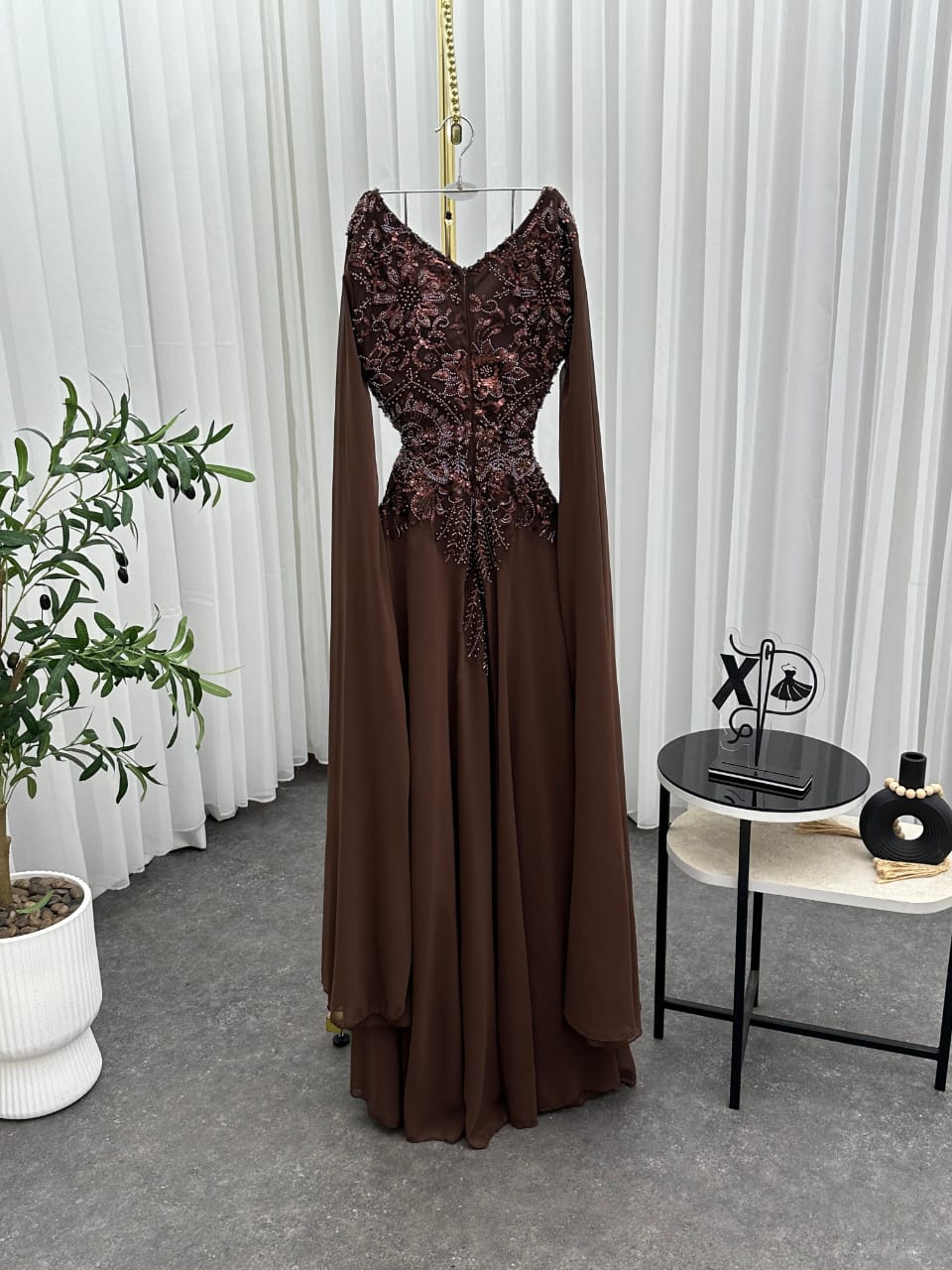 فساتين سهره لون بني