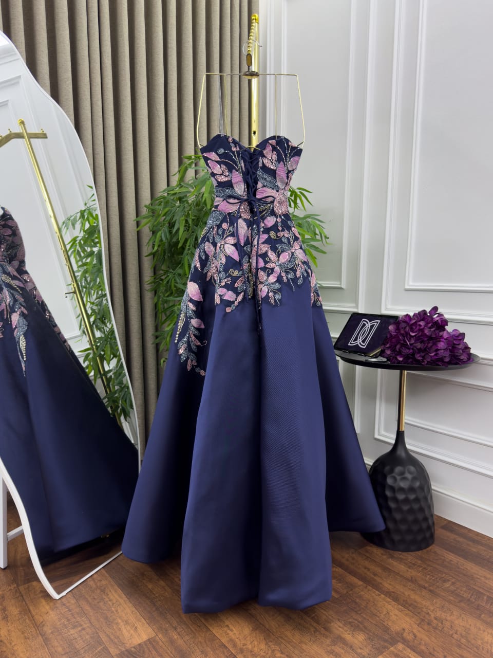 فساتين سهره لون كحلي - الصورة 2