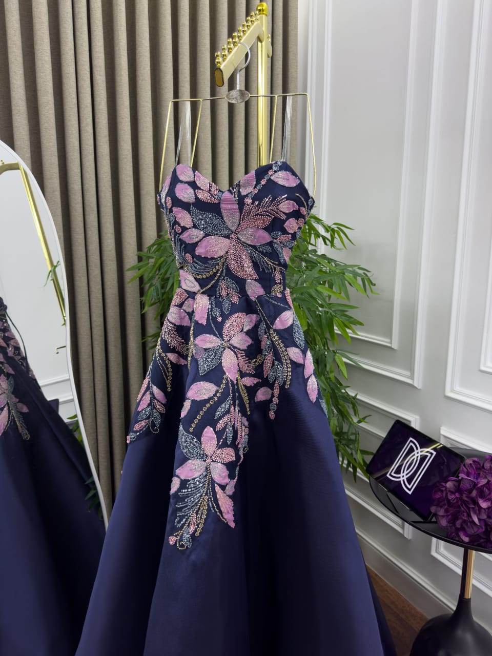 فساتين سهره لون كحلي - الصورة 4