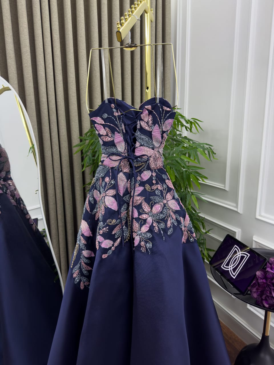 فساتين سهره لون كحلي - الصورة 3