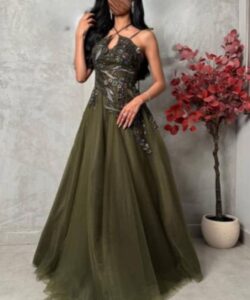 فساتين منفوشة