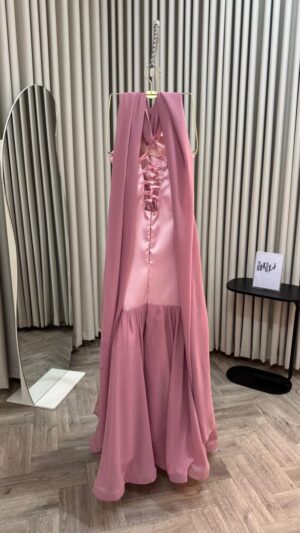 ⁦فستان سهره لون فوشي فاتح⁩ - الصورة ⁦3⁩