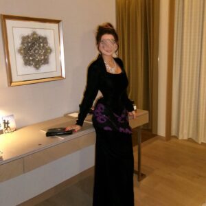 فساتين سهره لون اسود مخمل