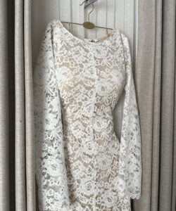 فستان سهرة لون ابيض