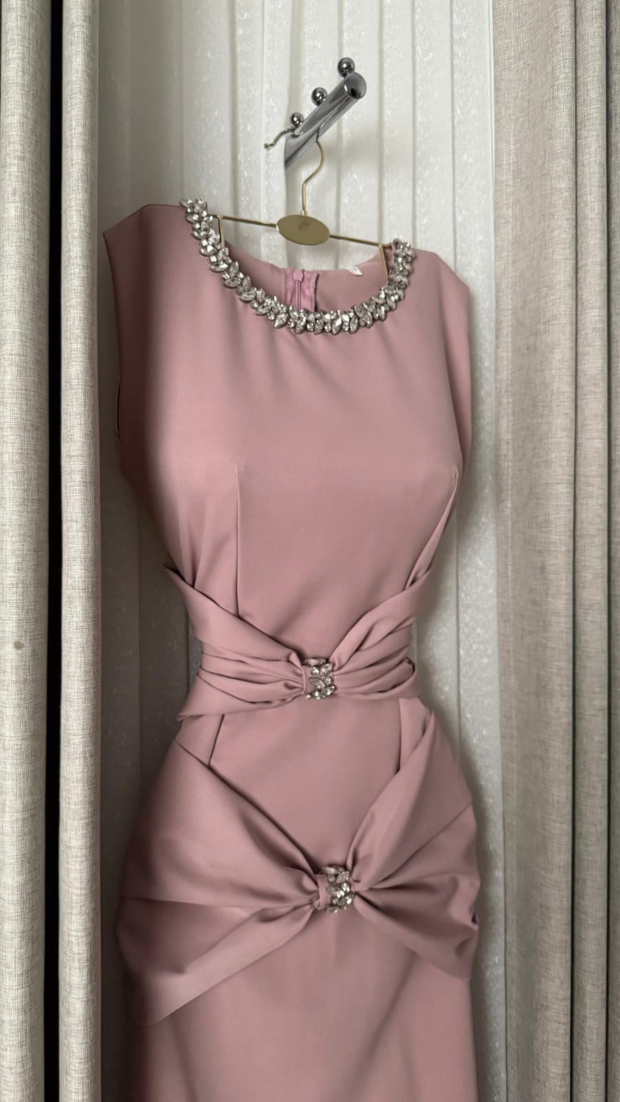 فستان سهرة لون وردي - الصورة 2