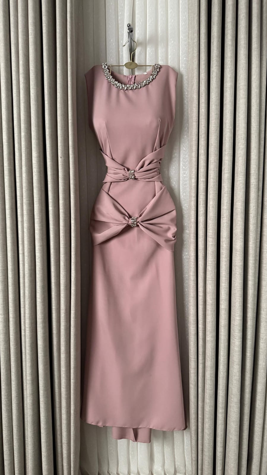 فستان سهرة لون وردي