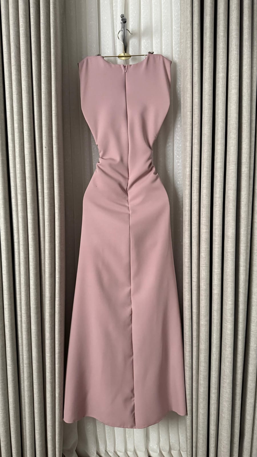 فستان سهرة لون وردي - الصورة 4