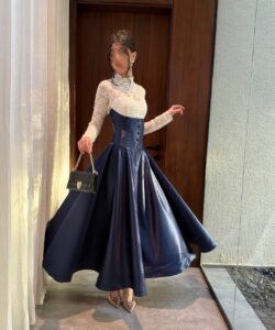 فستان سهرة لون كحلي في ابيض