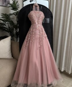 فستان سهرة لون وردي