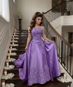 فستان سهرة موف فاتح فاخر بتصميم ملكي أنيق